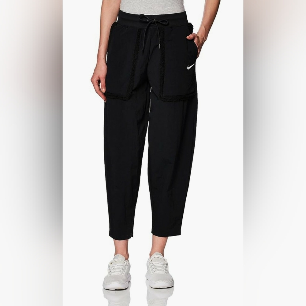 Nike Sportswear Essential Sherpa Trim Woven High Rise Pants